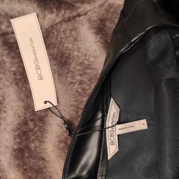 BCBGeneration - Black Faux Leather Mini Skirt - M - Picture 4 of 5